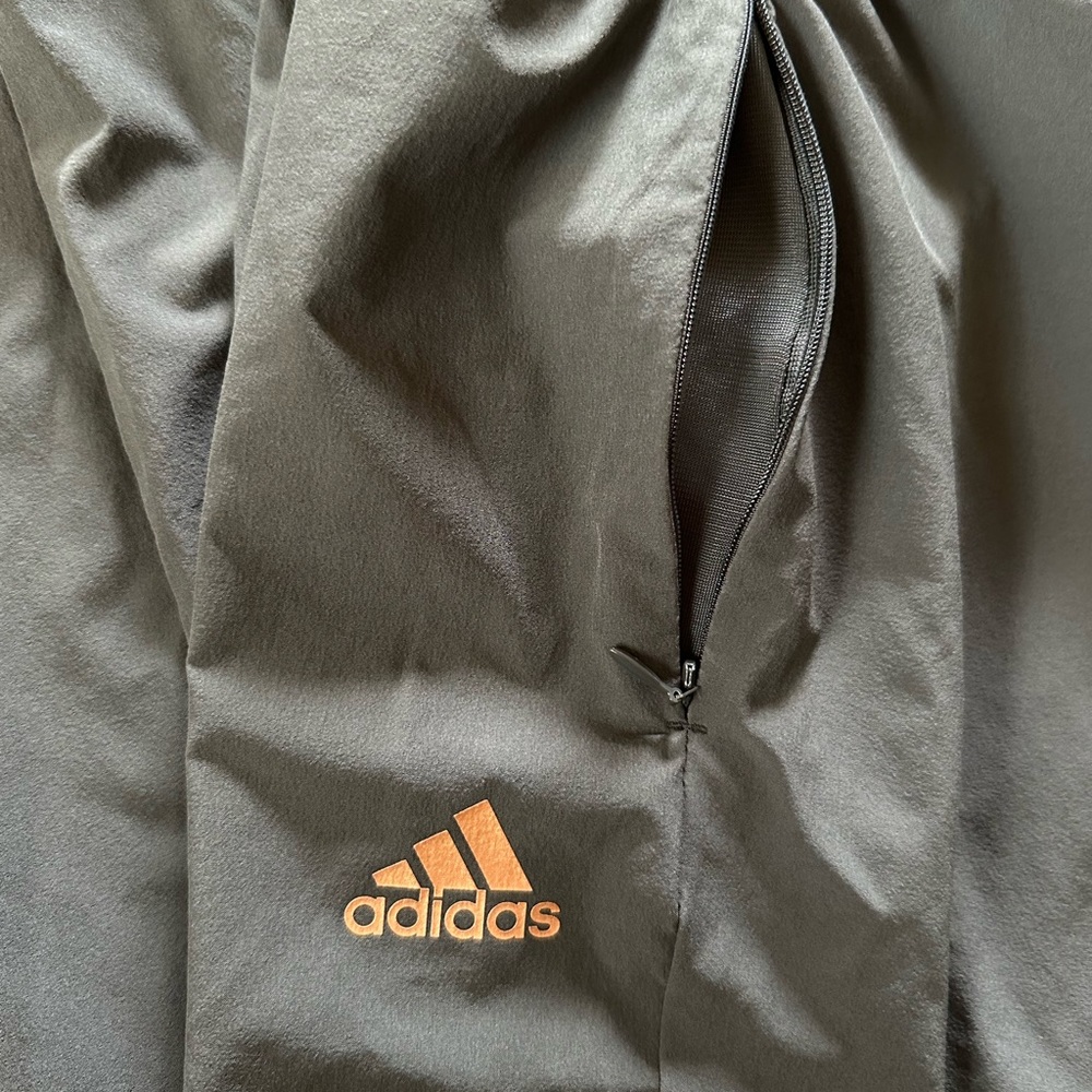 Adidas women’s Small army green pants. - Picture 5 of 9